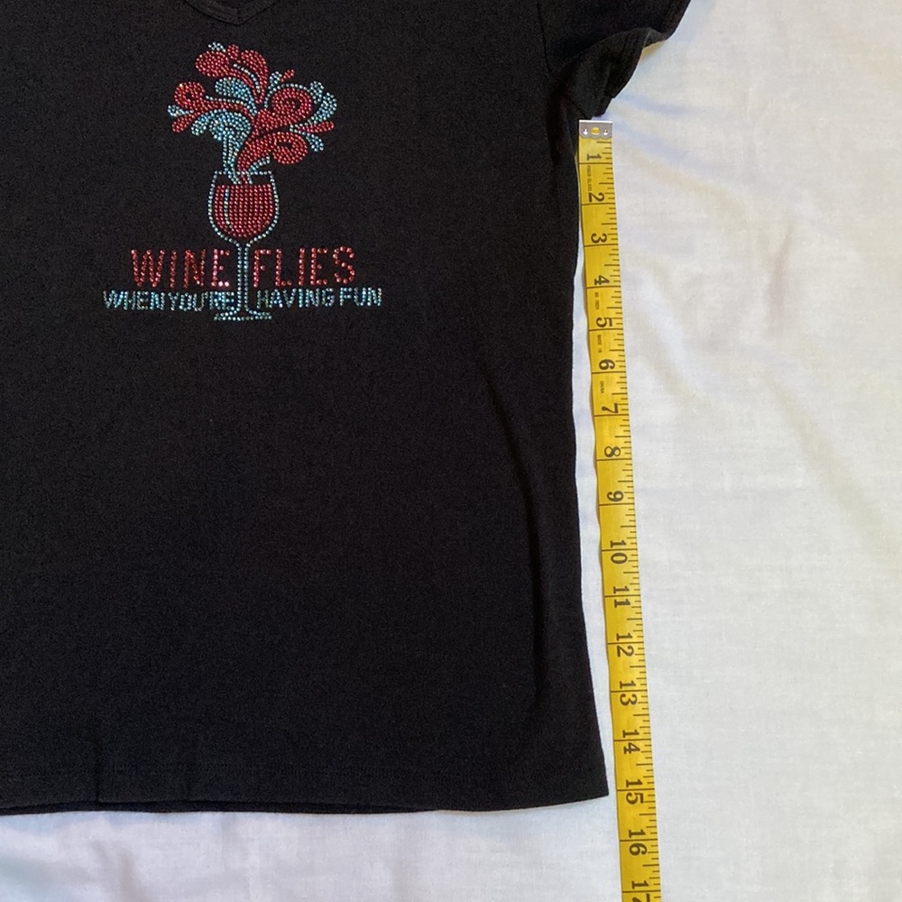 Wine themed v-neck top - Picture 5 of 7